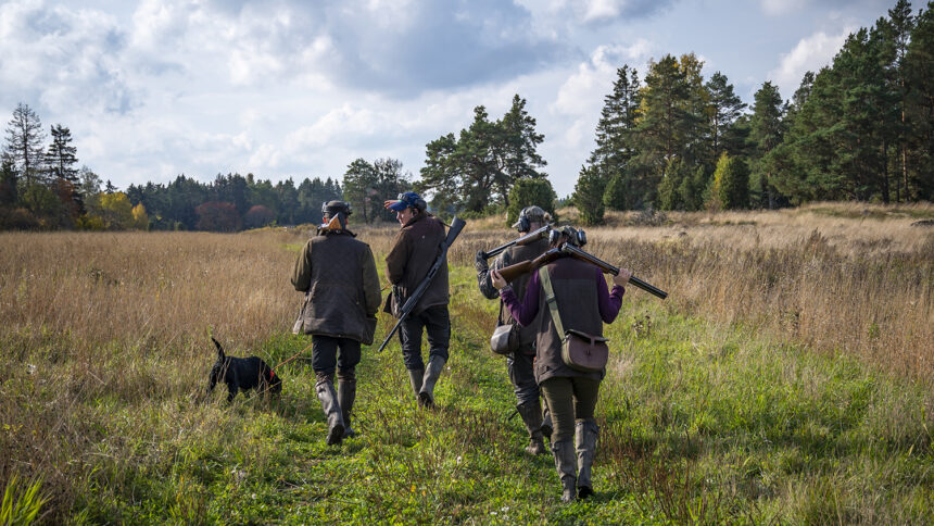 Välkommen att läsa Jägarskolan på Studiefrämjandet, Svenska Jägareförbundets studieförbund med Urban Westermark i Rimbo. Kursen startar måndag 21 oktober i Alhamrastugan i Rimbo. Foto: Madeleine Lewander