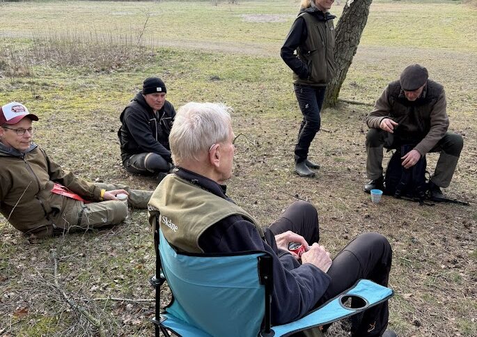 ”Halvtid” i våra viltspårkurser i Ystad Erfarenhetsutbyte Anders, Christer, Åsa, Per. Kursledare Uno i talarstolen